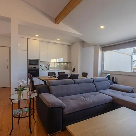 Classy Two Bedroom View アパート リスボン